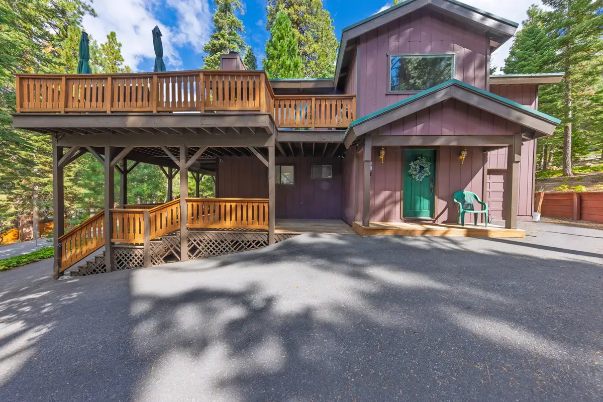 Entrance from outside, Evergreen Hideout