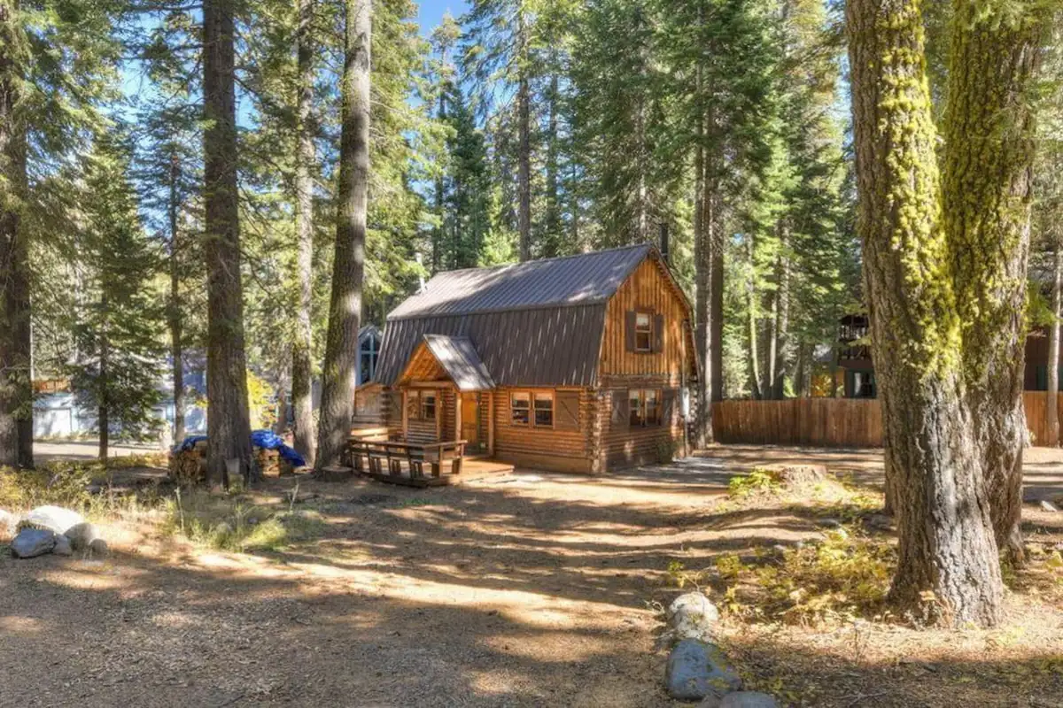 Rustic, Cozy Cabin in Homewood, Enchanted Woods Cabin