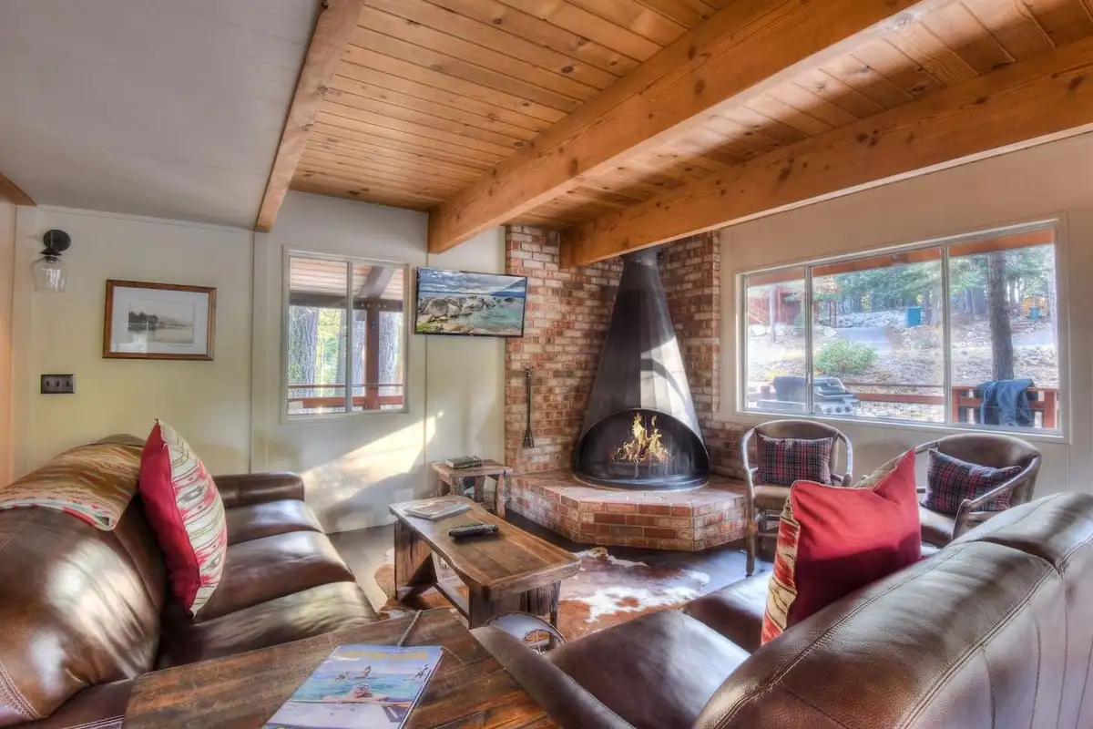 This picturesque classic Tahoe Cabin is cozy, warm and includes a flatscreen TV, Enchanting Chamberlands Cabin