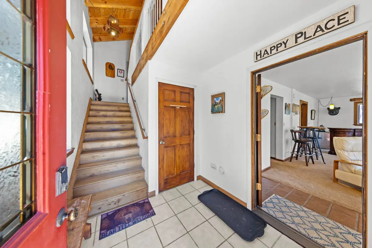 Entrance way and 1st floor room, Rustic Ridge Retreat