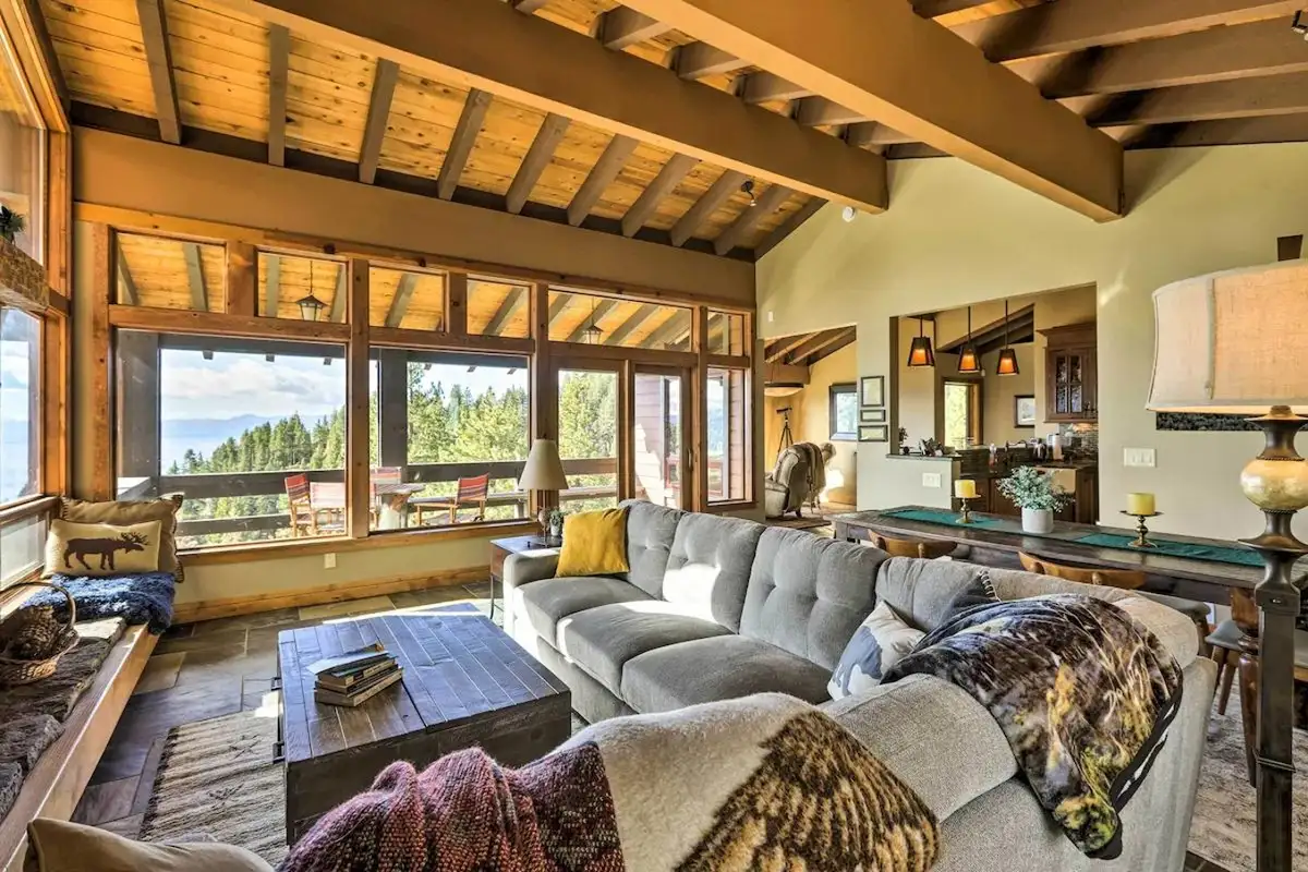 Living Area | Main Level | Free WiFi | Central Heat, Lakeview Oasis