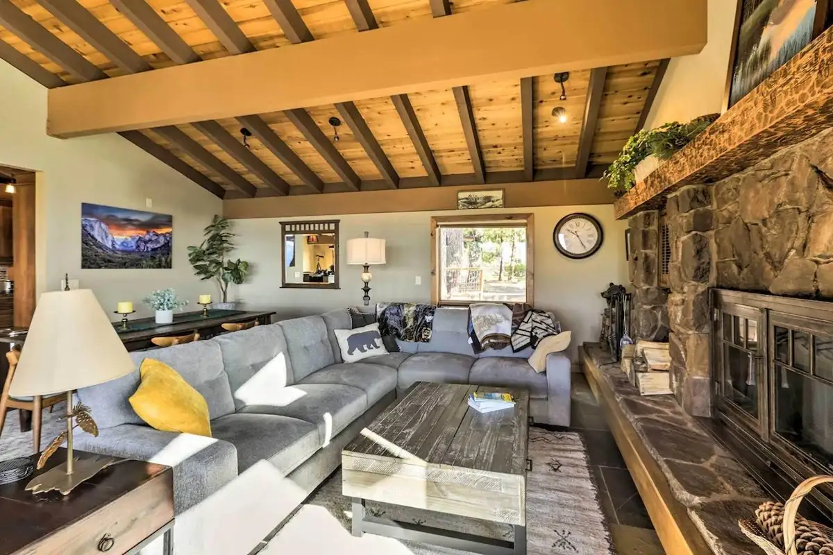 Interior, Lakeview Oasis