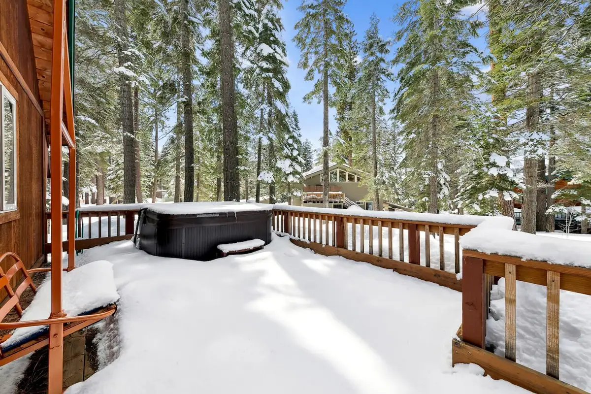 Deck with hot tub, Patton's Pfeiffer Cabin
