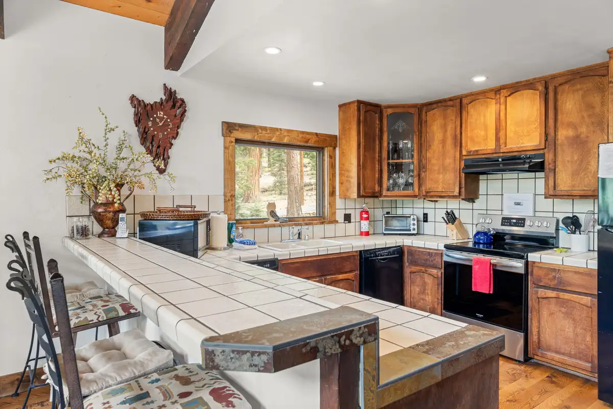Upstairs Kitchen, Evergreen Hideout