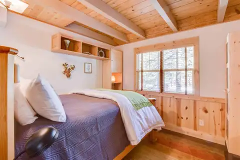 Bedroom 1st floor, Tranquil Trails Cabin
