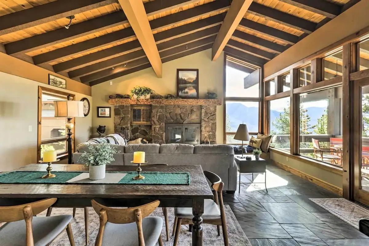 Dining Area | Dishware Provided, Lakeview Oasis