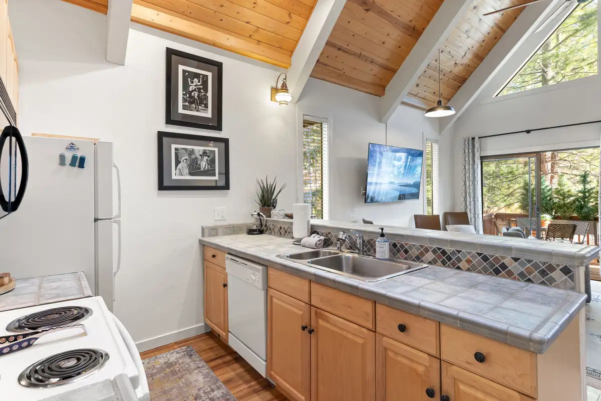 Kitchen, Serenity Bungalow