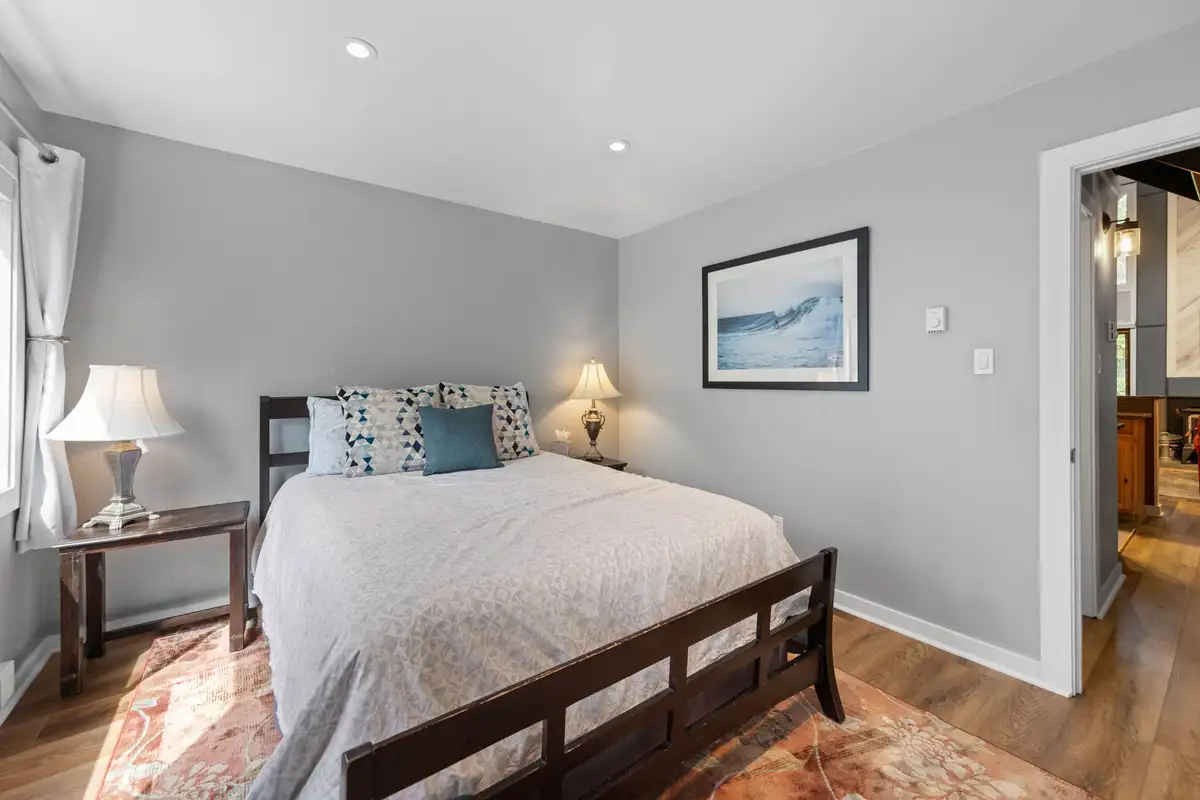2nd floor bedroom - queen bed, Tahoe Peaks & Shores Retreat