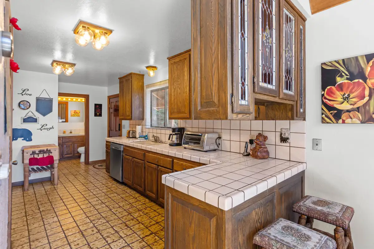 Kitchen, Rustic Ridge Retreat