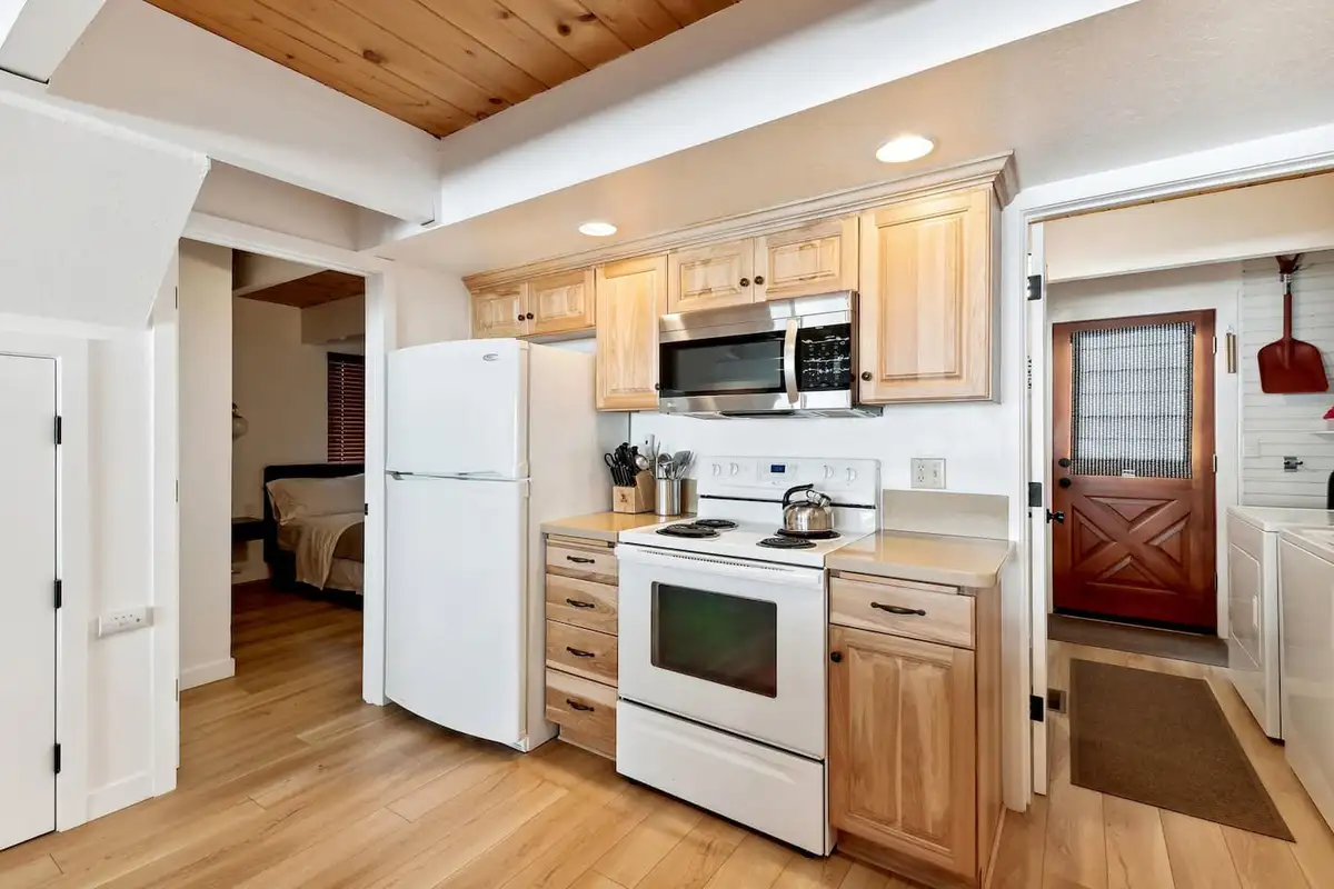 Kitchen, Patton's Pfeiffer Cabin