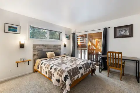 Master bedroom lower level, Sierra Woodlands Getaway