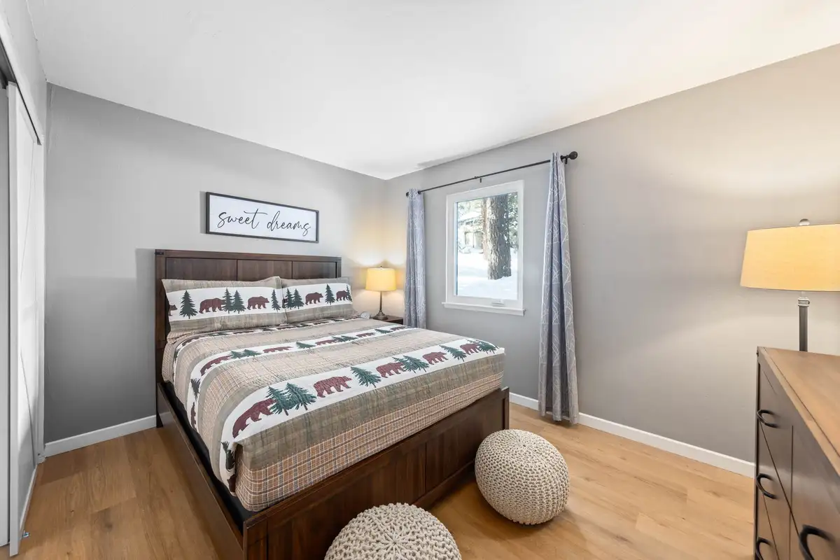 Bedroom #1, Mountaintop Retreat
