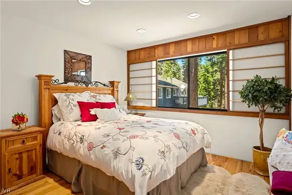 First floor Bedroom, Sunlit Incline Retreat