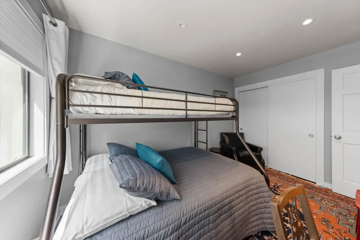 1st floor bedroom, Tahoe Peaks & Shores Retreat