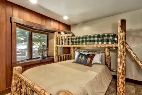Bedroom # 2 Twin/Queen, Mammoth Haven Retreat
