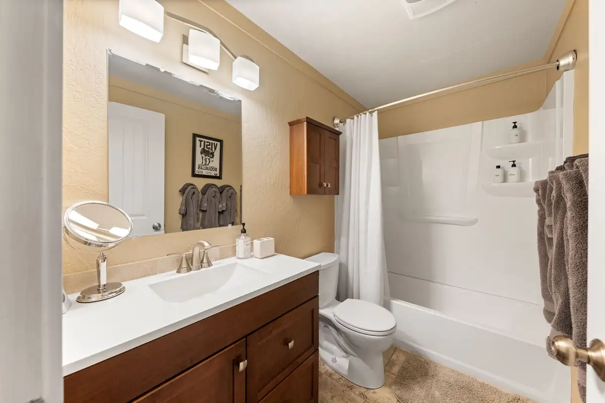 1st floor bathroom, Serenity Bungalow