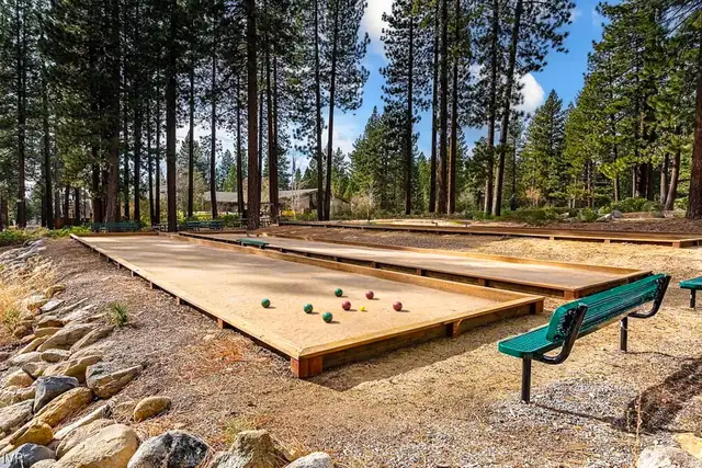 Tahoe Peaks & Shores Retreat, photo 22