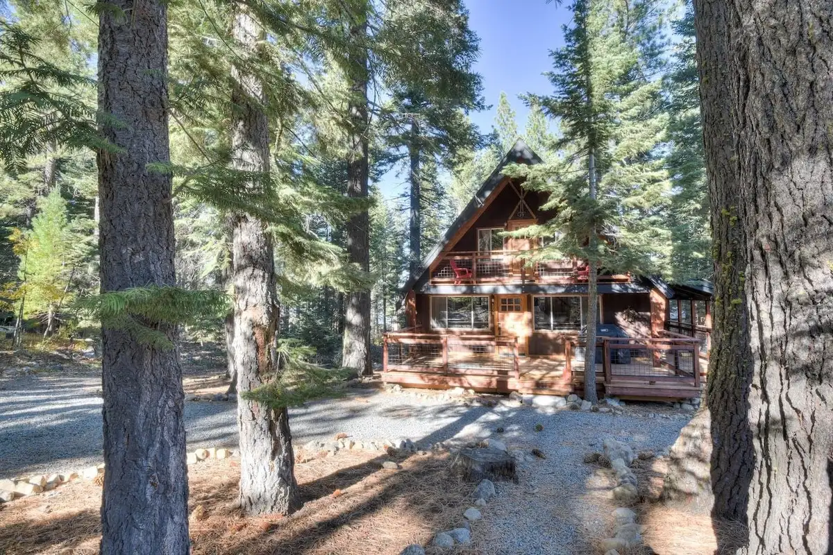 A-frame cabin among tall pines, Enchanting Chamberlands Cabin