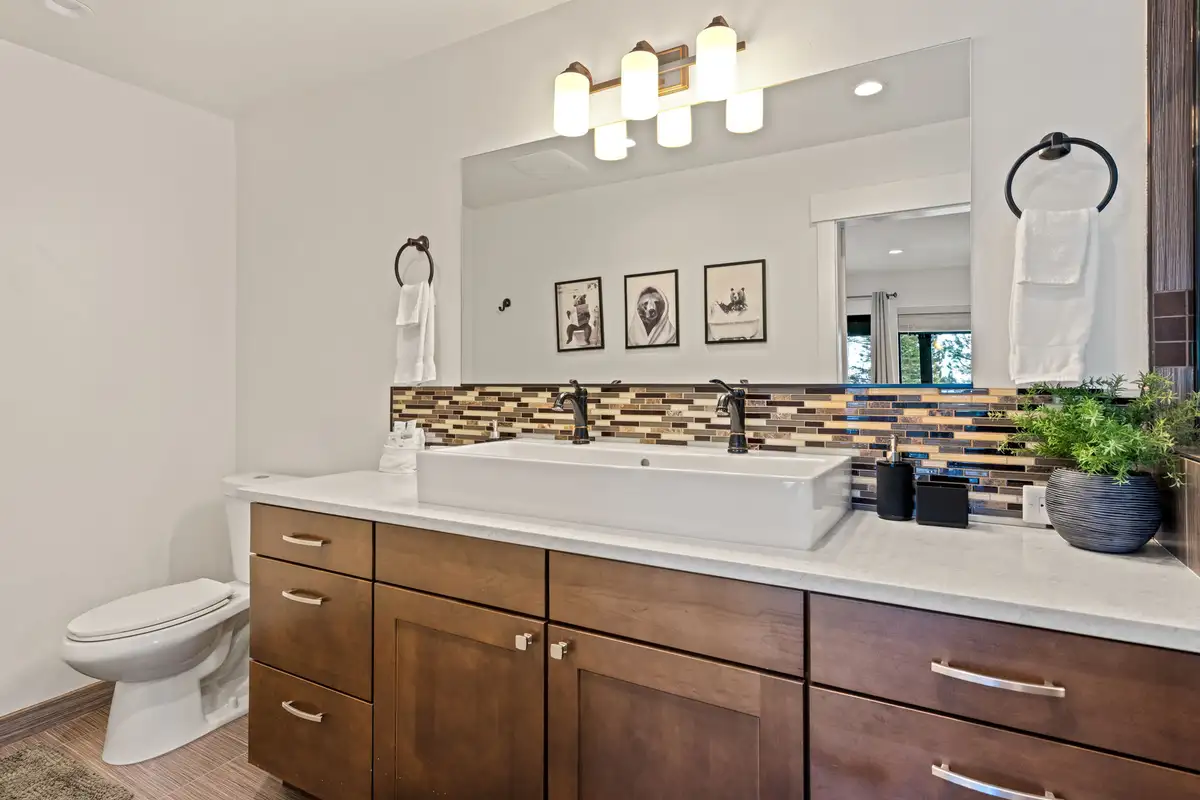 Master bath, Incline Lakehouse Lookout