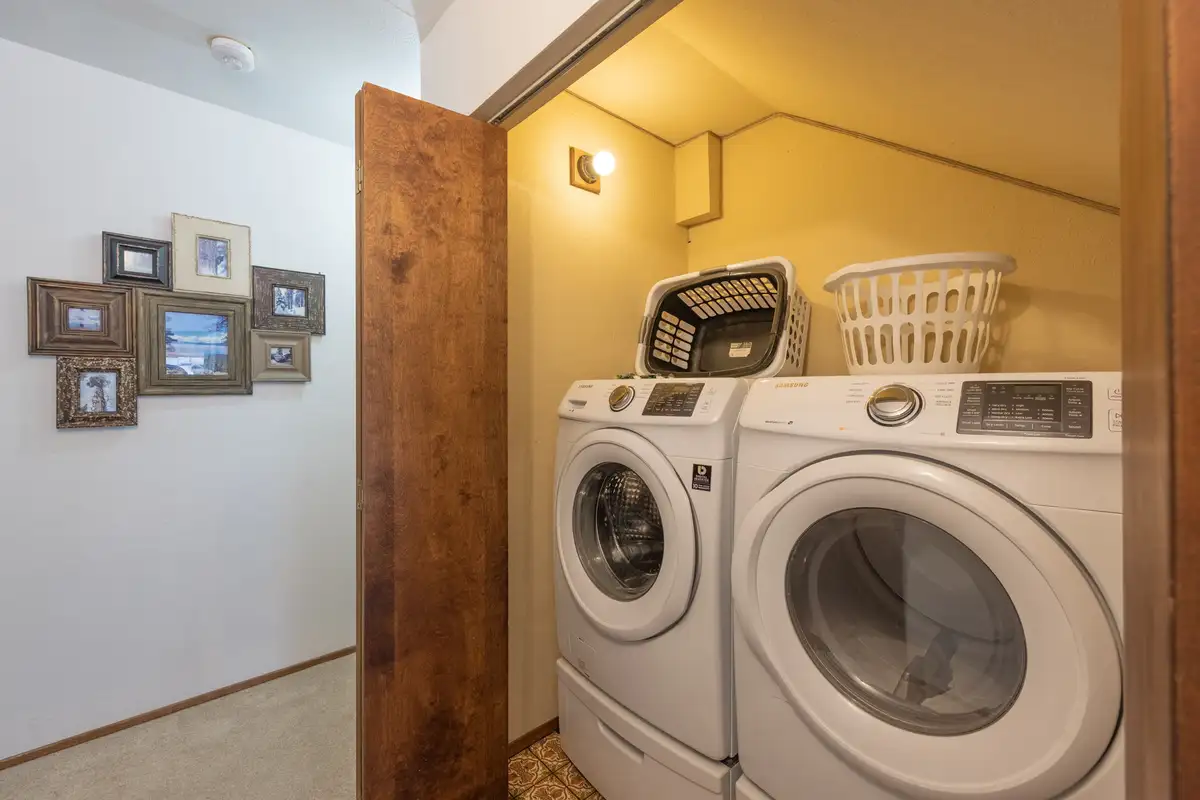 Laundry, Evergreen Hideout