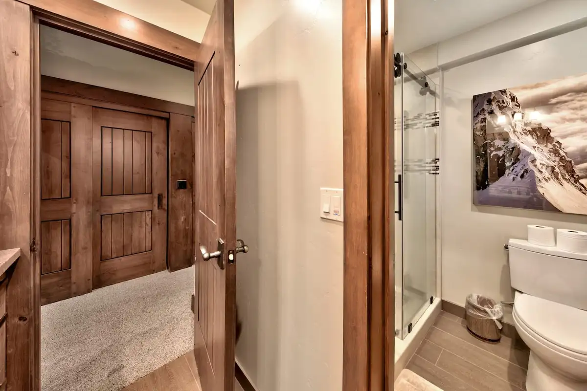 Upstairs Master Bath, Mammoth Haven Retreat