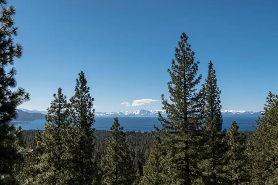 Amazing View of the Lake, Skylake Serenity Retreat