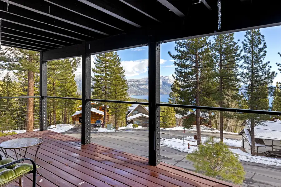 2nd floor Balcony, Incline Lakehouse Lookout