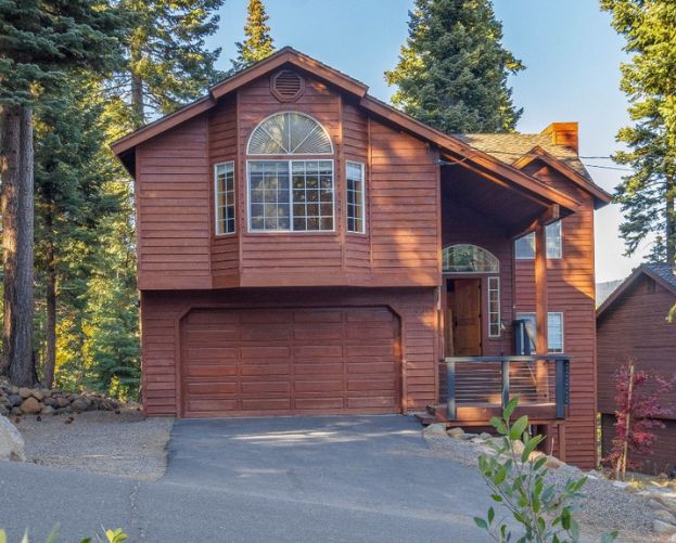 vacation rentals with private hot tub