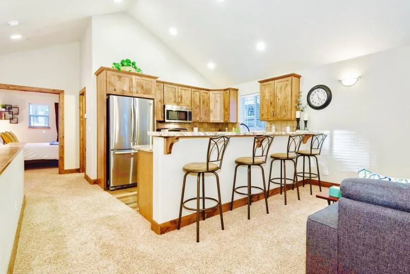 Dining area seating up to 6 guests at Trout and About in Kings Beach